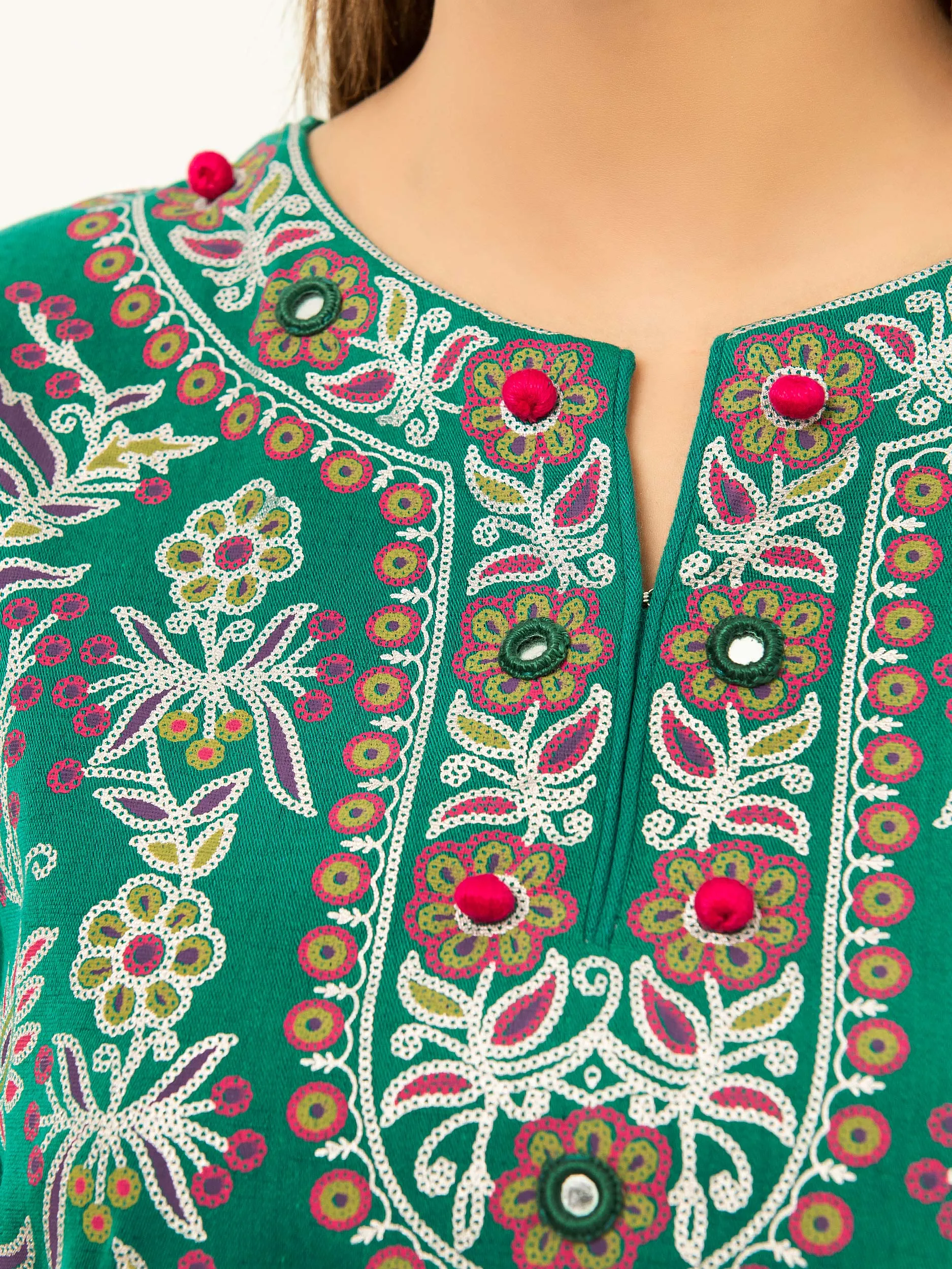 2 Piece Khaddar Suit-Embroidered (Pret)