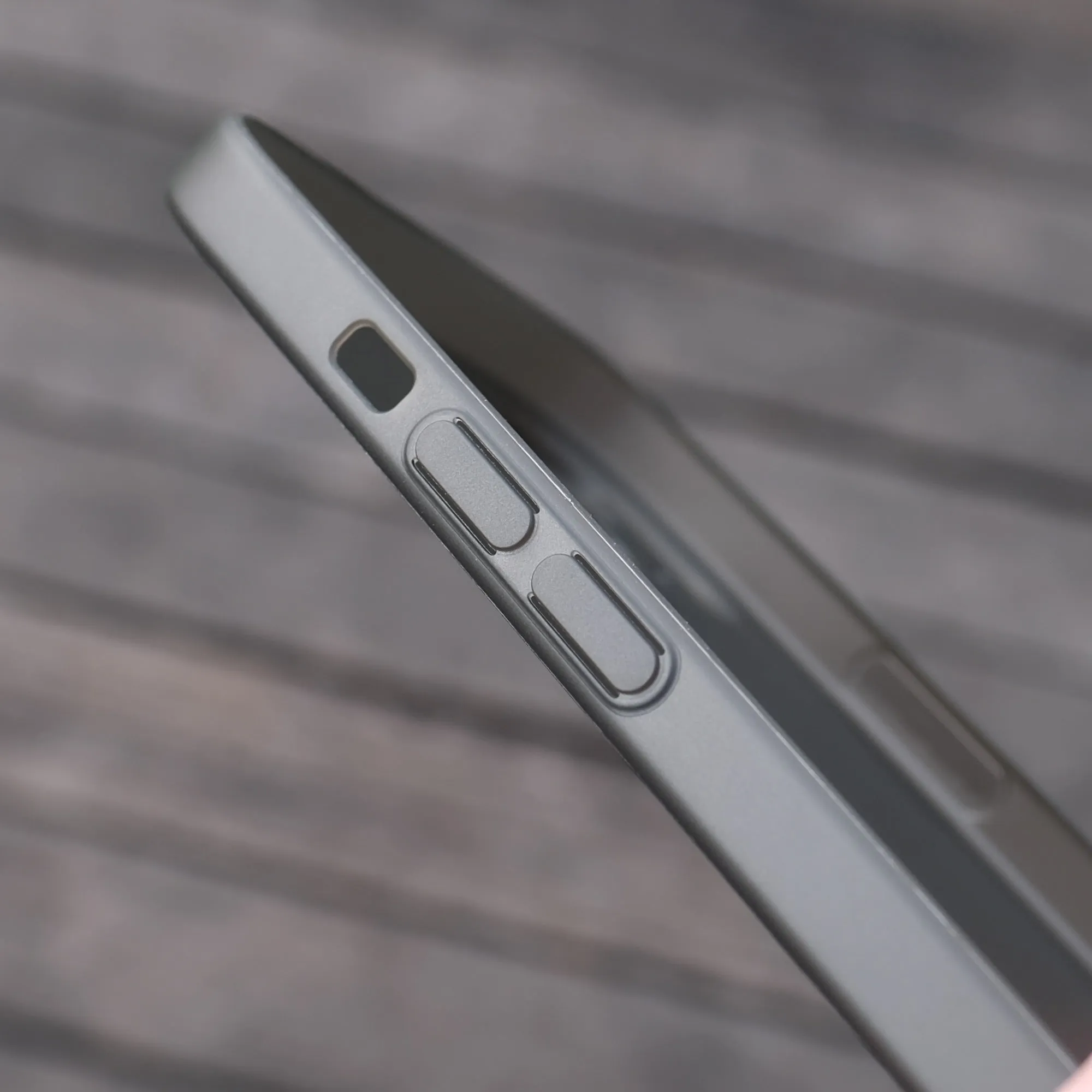 Bare Naked - for iPhone 15 Plus