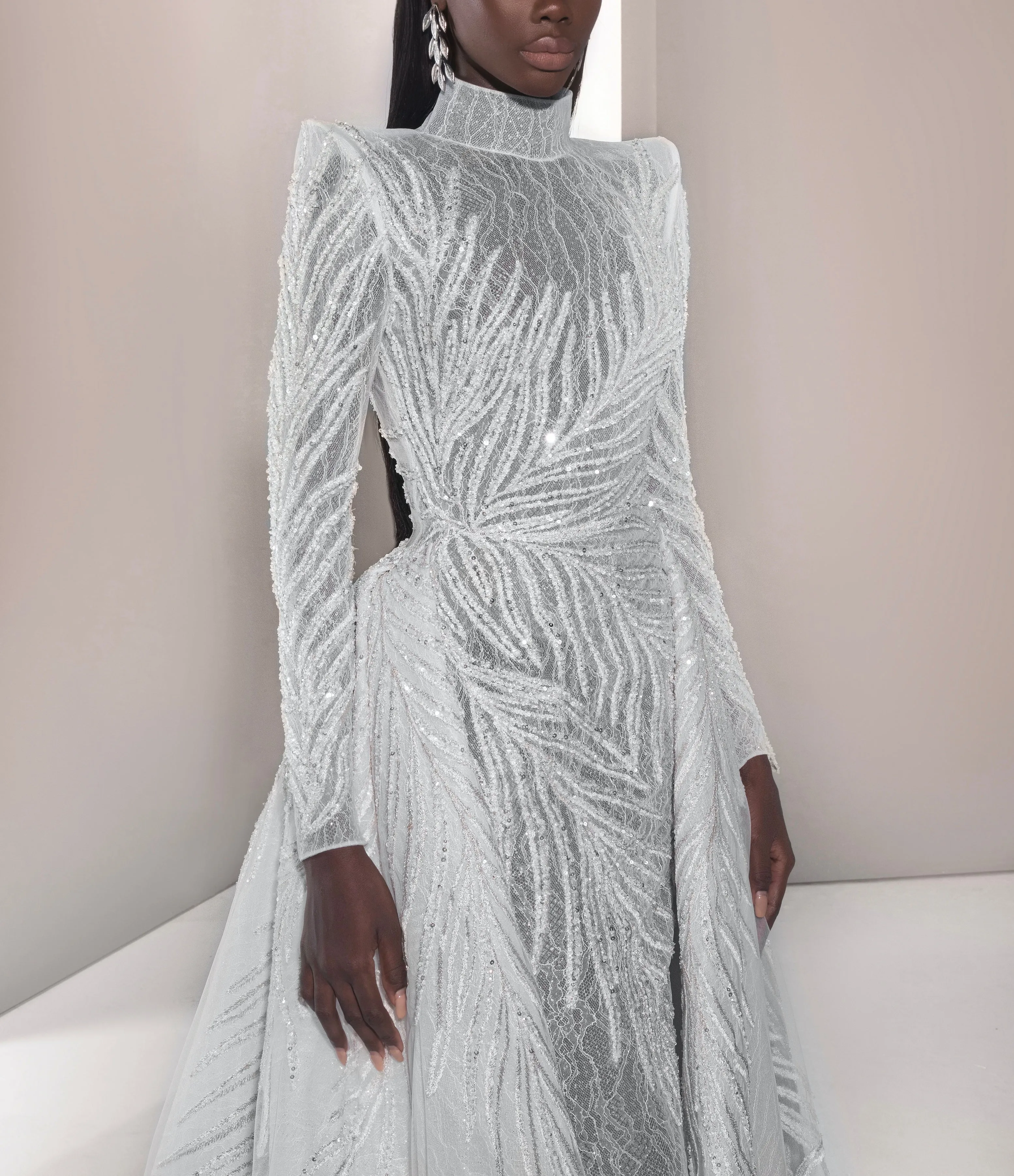 Fitted Tulle Dress with A Collar Neckline